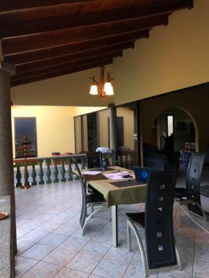 Linda Casa De Verano Con Amplias Zonas Verdes San Isidro De El General Exteriér fotografie