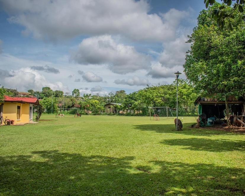 Linda Casa De Verano Con Amplias Zonas Verdes San Isidro De El General Exteriér fotografie