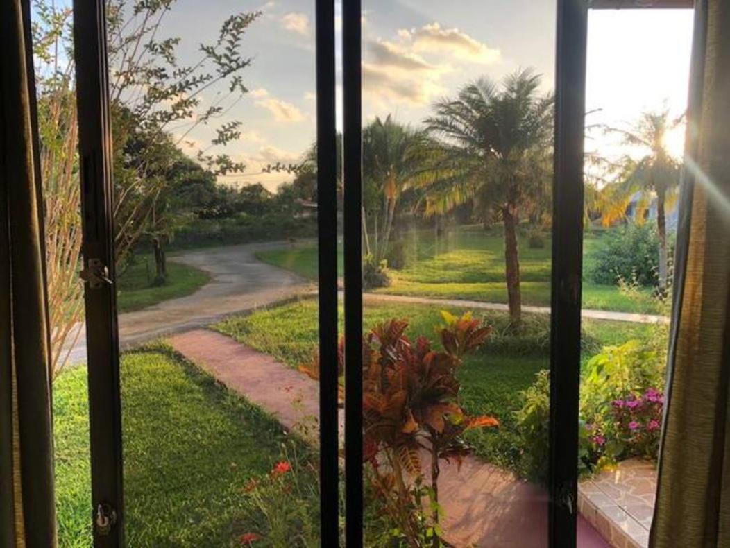 Linda Casa De Verano Con Amplias Zonas Verdes San Isidro De El General Exteriér fotografie
